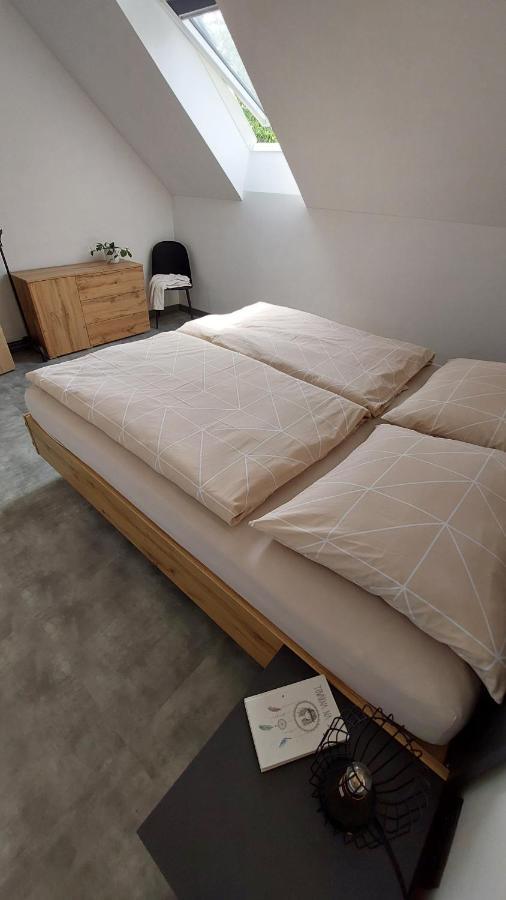 Apartman Po Schodech Nahoru Bořetice Zewnętrze zdjęcie